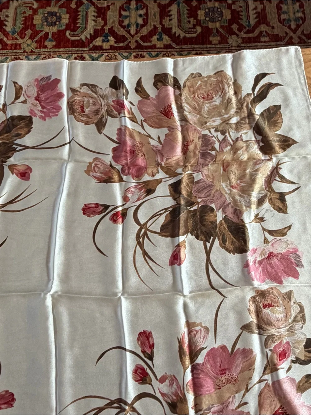 NWOT Ellen Tracy, silk scarf